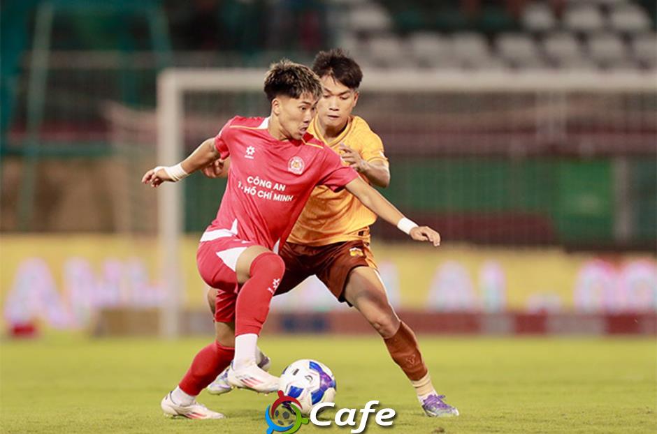 Tiền vệ Việt kiều Khoa Ngô khiến cả V.League phải ngước nhìn
