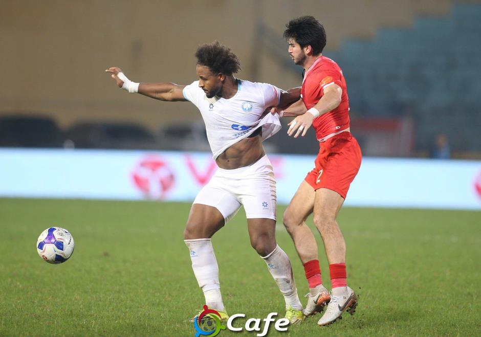 Xuân Son 'tịt ngòi' vì V.League quá khắc nghiệt